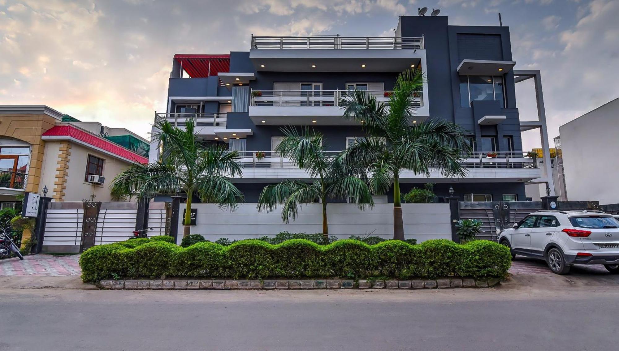 Super Townhouse 003 Sohna Road Near Omaxe Gurgaon Mall Exterior photo