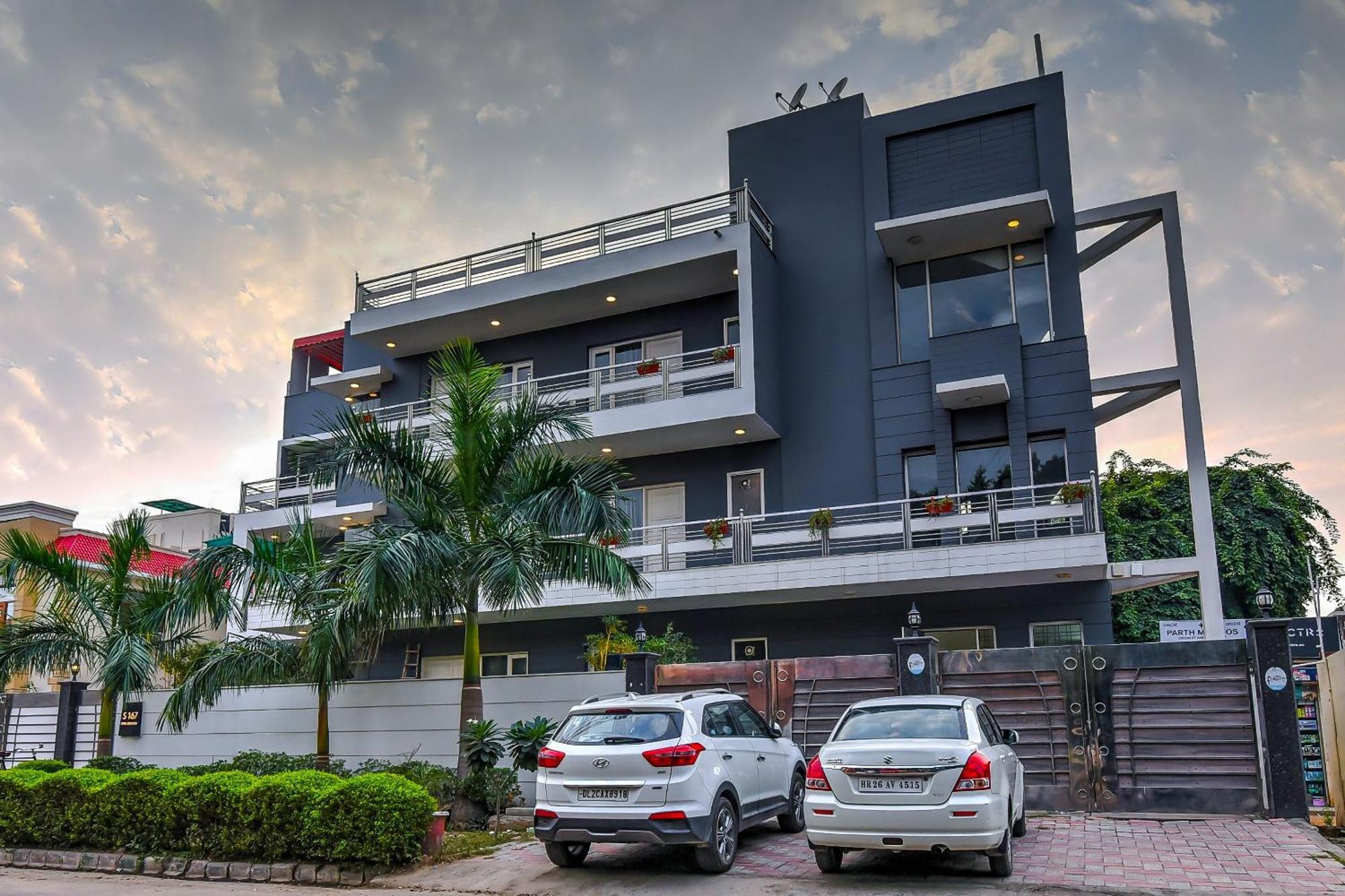 Super Townhouse 003 Sohna Road Near Omaxe Gurgaon Mall Exterior photo